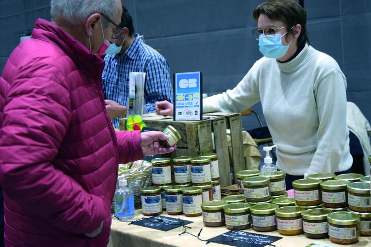 De nombreux produits locaux étaient proposés, qui ont pu trouver leur place sur les tables des fêtes. 