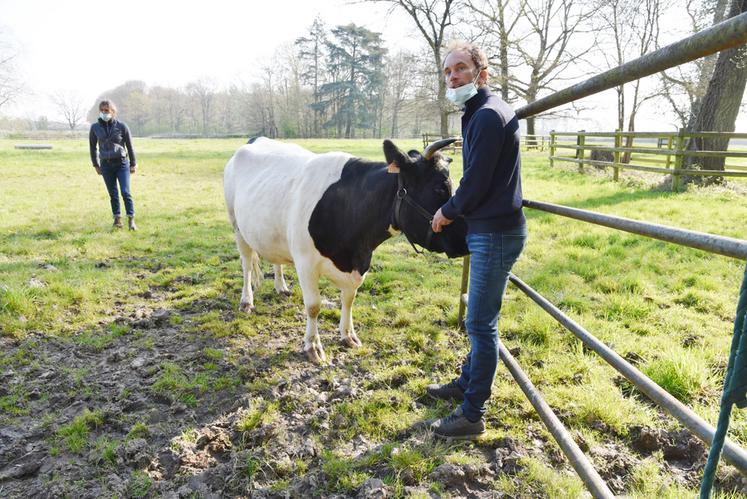 Fabien Le Coidic et sa compagne Agathe Guérin ont reçu le soutien du Département et sont hébergés aux haras des Bréviaires le temps des ­procédures. 