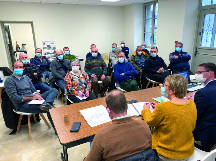 Blandy-les-Tours, mardi 11 janvier. Pascale Dufour présidait sa dernière assemblée cantonale. Elle passe la main à une co-présidence : Eldric Giraut et Sébastien Couteau.