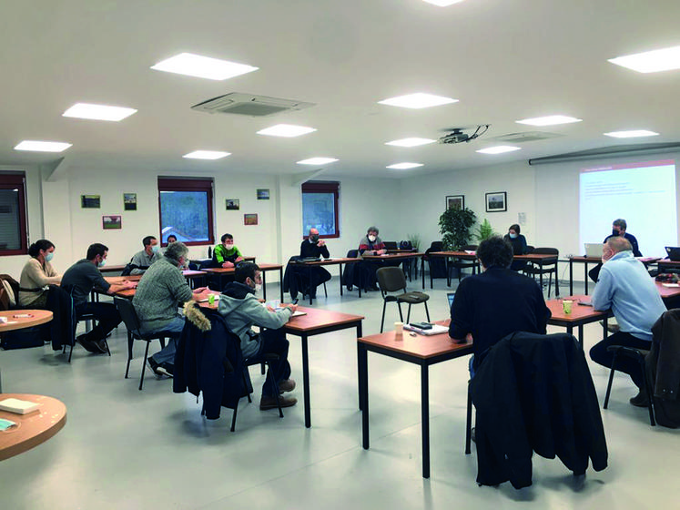 À Étampes (Essonne), le 7 janvier, lors du premier «	focus group	» consacré à MesParcelles.