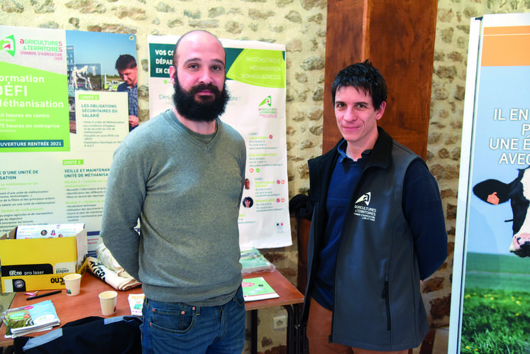 Romain Nandillon et Christophe Beaujouan, de la chambre d'Agriculture de Loir-et-Cher.