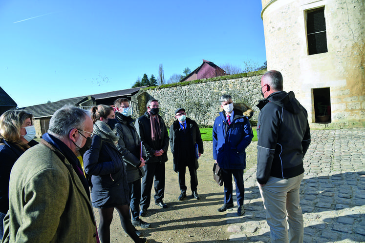 Trocy-en-Multien, lundi 24 janvier. Présentation de l'exploitation agricole et du contexte local.