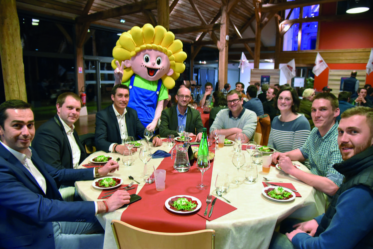 Après un cocktail de clôture, les ambassadeurs de Terres de Jim en Beauce et les partenaires ont partagé un dîner en convivialité.