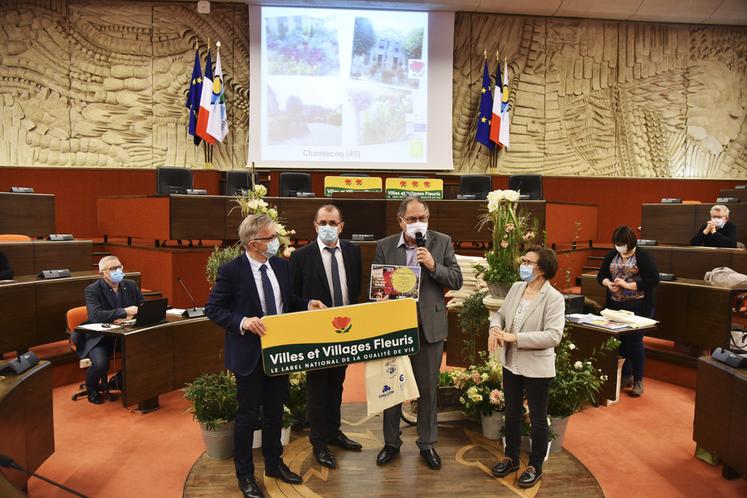 La commune de Chantecoq a obtenu cette année sa première Fleur. Elle fait partie des dix-sept communes à entrer au palmarès national des Villes et villages fleuris.