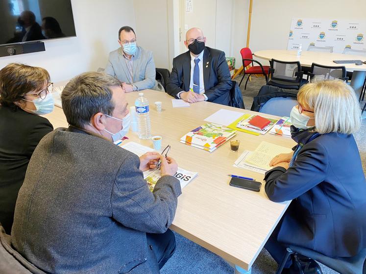 Nemours, lundi 21 février. Rencontre entre représentants d'Interbev Île-de-France et Valérie Lacroute en amont du Salon de l’agriculture.