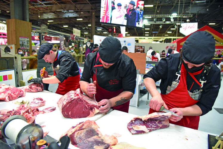 Lundi 28 février, le Sia organisait le Concours national de boucherie-étal inter-régions. L'équipe Centre-Val de Loire s'est classée à la 6e place ex æquo, sur douze participants.