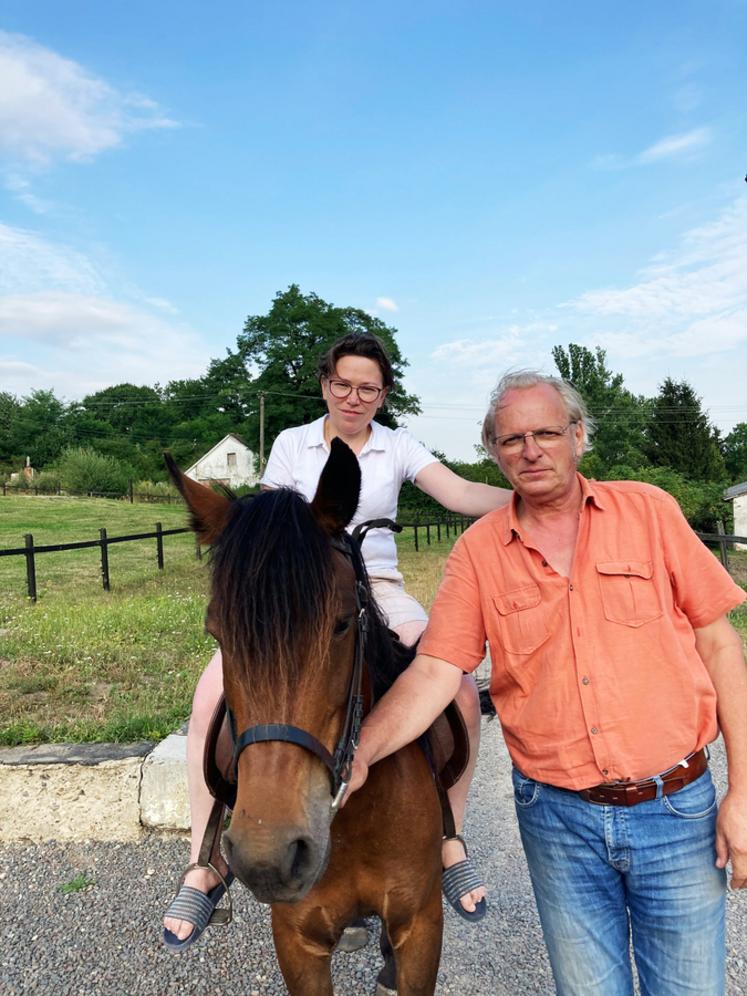 À quelques kilomètres de Lviv, à l'ouest du pays, Bernard Wilem est installé avec sa femme et sa fille qu'il envisage de faire quitter le pays si les ­bombardements atteignent cette zone de l'Ukraine.