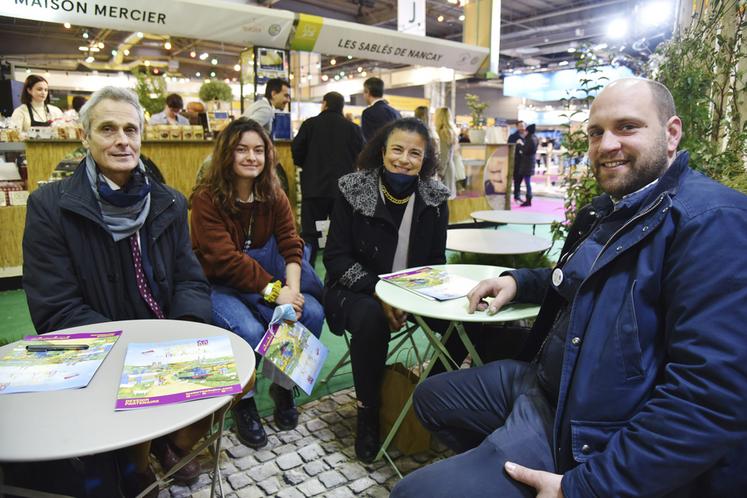 Entretien avec la préfète de région et le directeur régional de l’Alimentation, de l’Agriculture et de la Forêt pour évoquer les Terres de Jim et les sujets syndicaux d’actualité.