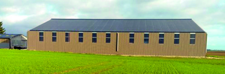 La construction des seize bâtiments agricoles équipés de panneaux photovoltaïques financés par la SAS Solagri 45 vient de s’achever.