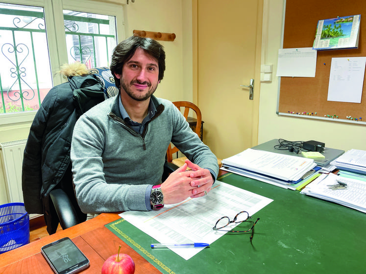 Le 15 mars, à Beaumont-les-Autels. Florent Roy, le nouveau directeur de la MFR, va tout faire pour redonner ses lettres de noblesse à l'établissement.