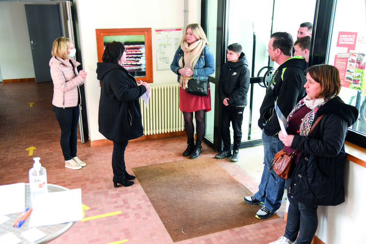 Le 19 mars, à Sours. Comme au CFA-CFPPA de Chartres-La Saussaye, les établissements de l'enseignement agricole n'ont pas ouvert leur portes pour rien. Les familles étaient au rendez-vous.