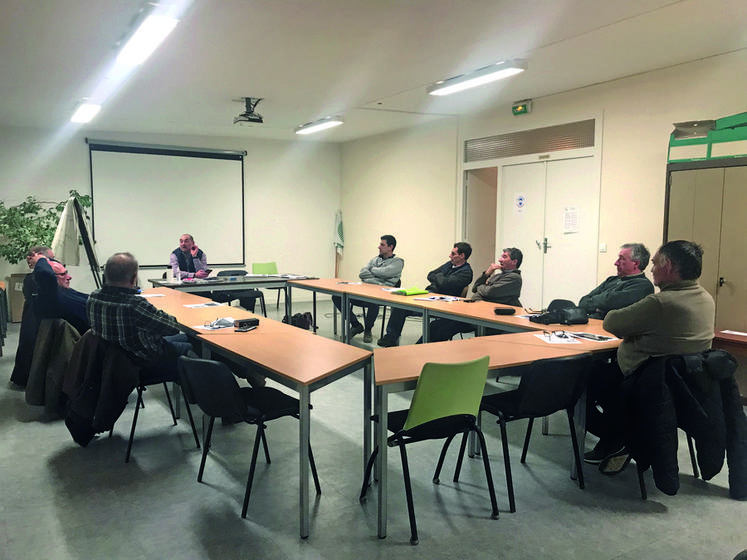 À Saint-Arnoult (Yvelines), jeudi 10 mars. Le syndicat local de Saint-Arnoult a tenu un conseil d'administration au cours duquel le bureau a été renouvelé.