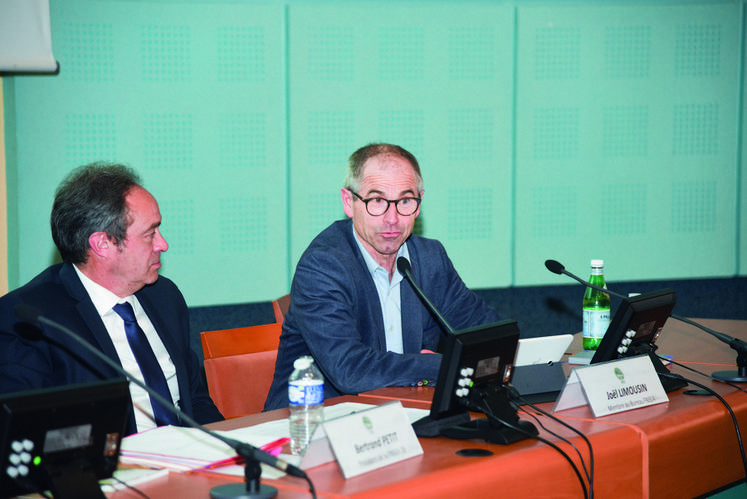 Bertrand Petit a invité le vice-président de la FNSEA, Joël Limouzin, à s'exprimer sur les avancées promises par l'assurance climatique.