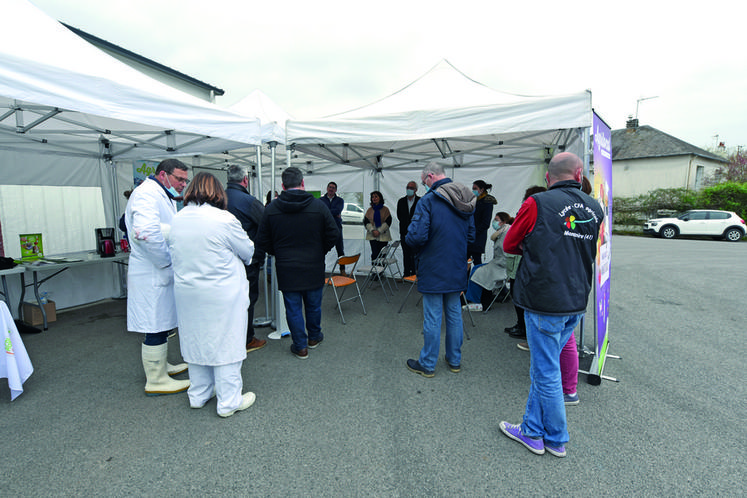 Professionnels en charge de la restauration collective, Département, chambre d'Agriculture de Loir-et-Cher étaient présents pour écouter l'initiative du Département d'Indre-et-Loire sur l'approvisionnement en viande. 