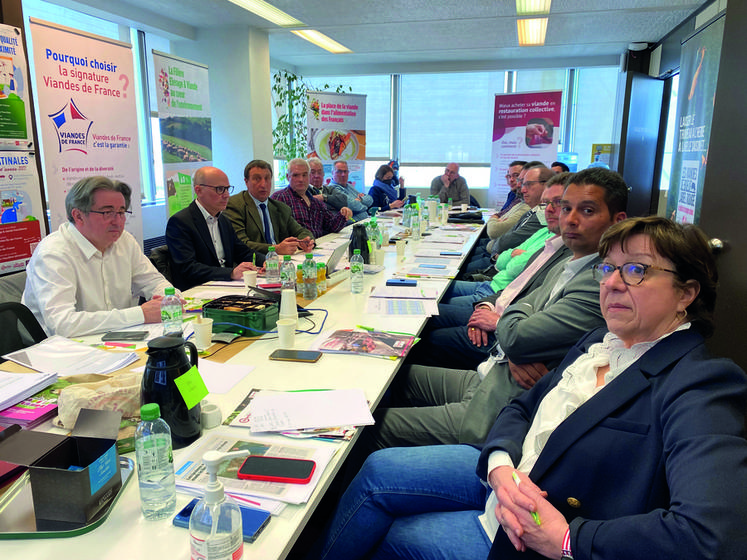 Paris, lundi 28 mars. Les administrateurs d'Interbev Île-de-France sont réunis en assemblée générale statutaire. 