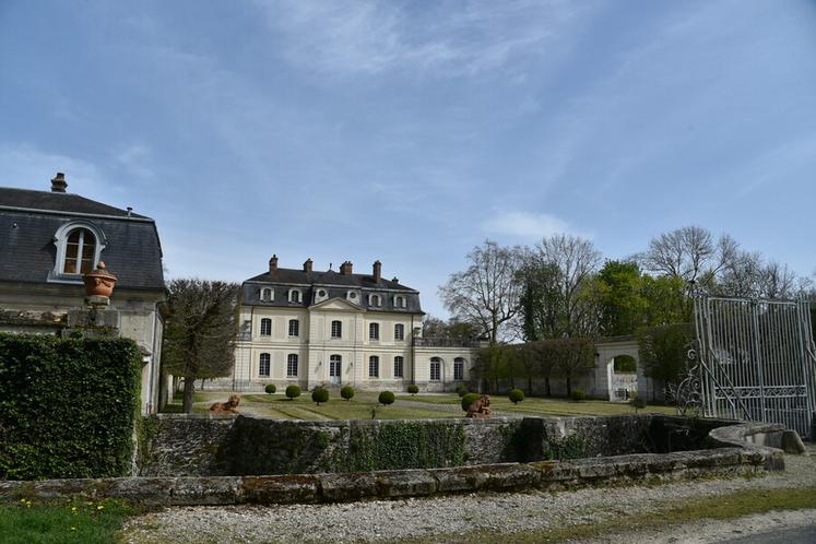 La Rando des 3 châteaux passera dans la parc du château d'Aunoy, à Champeaux.