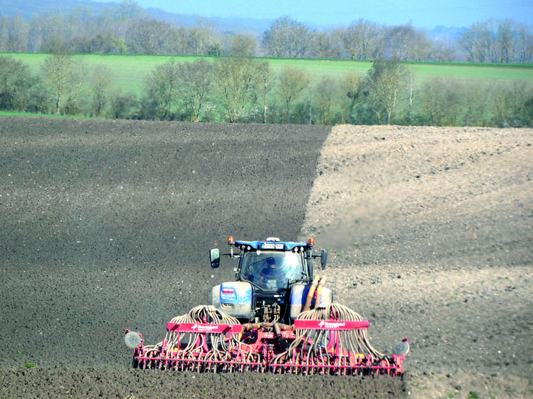 Le métier d’agriculteur nécessite des compétences dans des domaines diversifiés : techniques de production, gestion de l’exploitation. Mais, parfois, difficile de tout savoir...