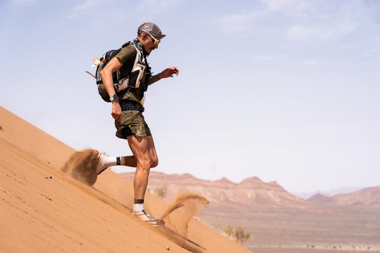 Geoffrey Plisson a parcouru le Sahara marocain à pied pendant une semaine.