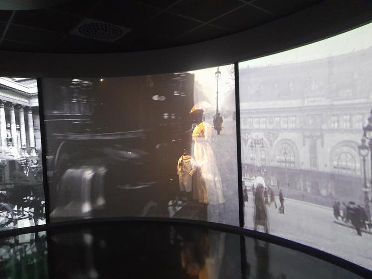 Des films restituent l'ambiance de Paris à la Belle-Époque.