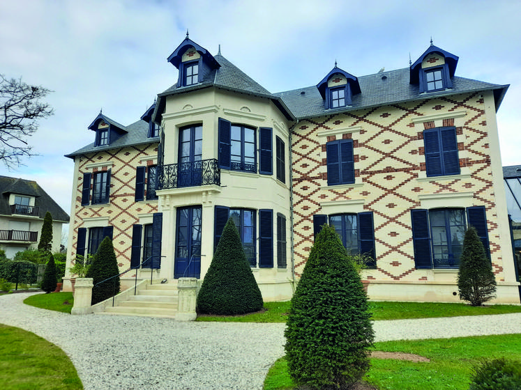 Le musée prend place dans une ancienne villa.