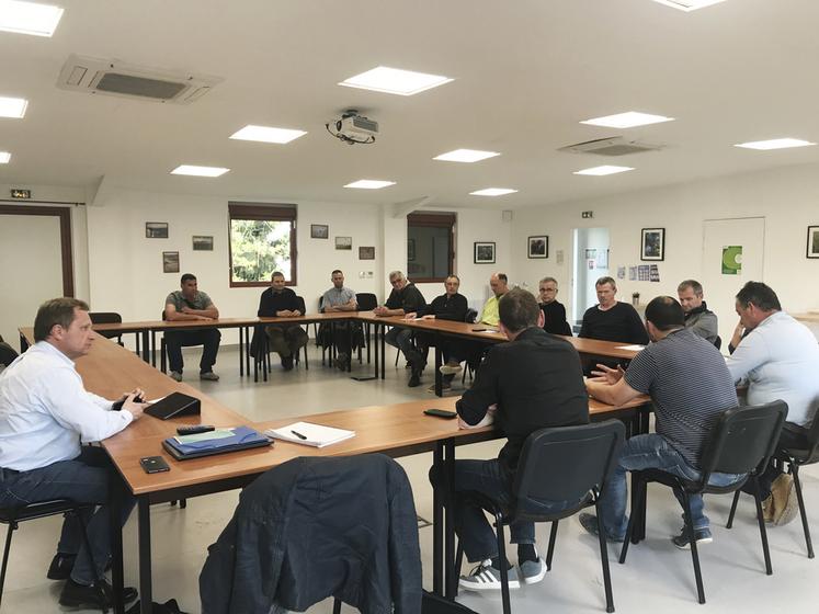 Le 21 avril à Étampes (Essonne) lors de la réunion commune entre les syndicats Beauce-Gâtinais et Hurepoix-Étampois. 