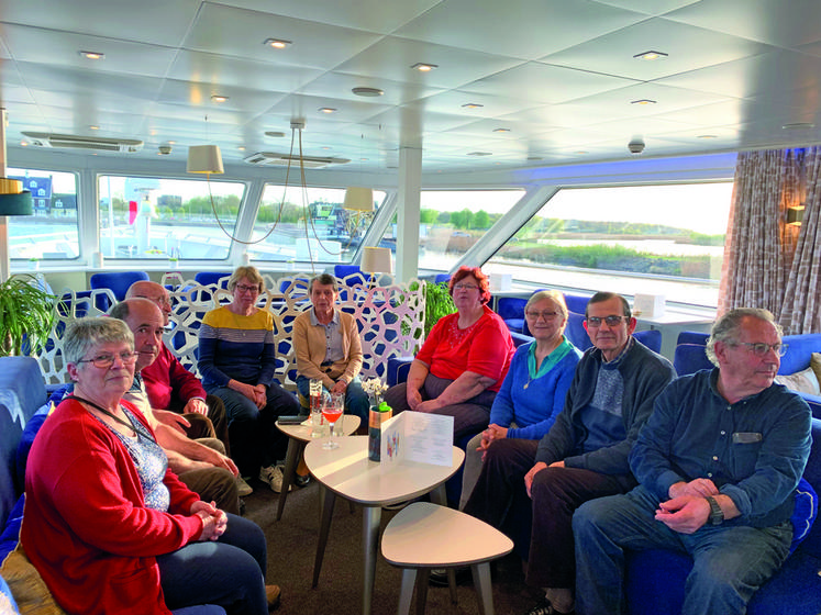 Moment de convivialité pour le groupe de la SDAE 77, qui, chaque soir, s'est retrouvé au ­piano-bar. 