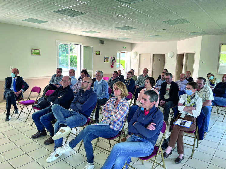 Courchamp, vendredi 22 avril. Les cantons de Villiers-Saint-Georges, Provins et Bray-sur-Seine ont clôturé la saison des assemblées cantonales de la FDSEA	77.