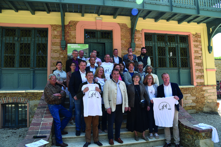 Bréau, lundi 9 mai. Élus et partenaires de la FDC 77 ont inauguré la Semaine de l'éducation à la nature.