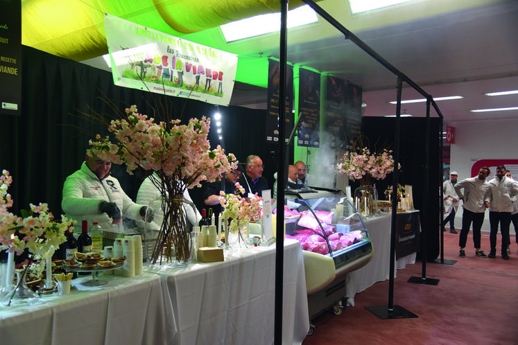 Un buffet était proposé, afin de ­montrer le savoir-faire français concernant la viande.