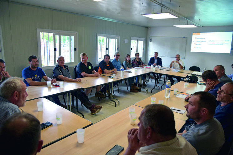 Les membres des Cuma se sont mobilisés en masse. Lundi 16 mai, la salle de réunion de la Cuma du Ronceau était pleine pour échanger avec le conseil départemental.