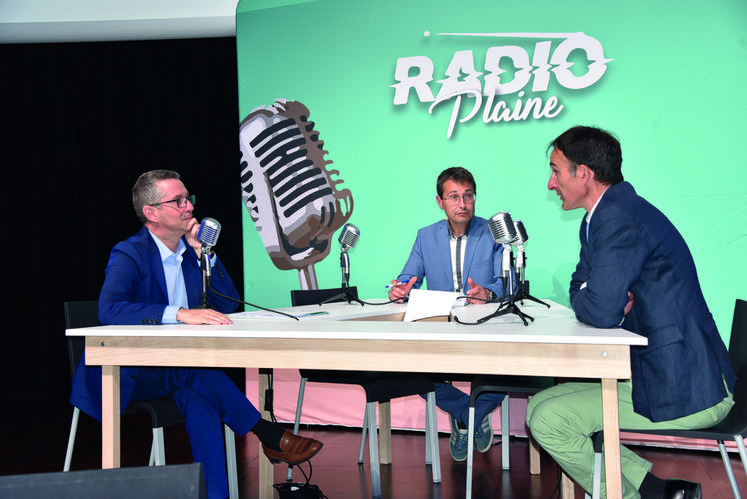 L'après-midi, Radio plaine a débuté par un échange entre le secrétaire général de la FDSEA, Damien Radet, et le secrétaire général de la FNSEA, Jérôme Despey.