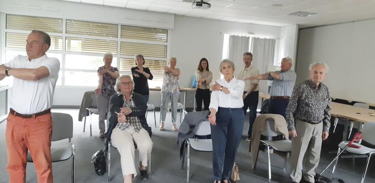 Au Chesnay (Yvelines) le 12 mai, lors de l'atelier sophrologie organisé par la Section des anciens.
