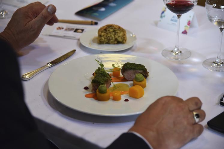Le plat signature du Loiret sera une selle d’agneau de Sologne, petits pois et carottes revisités, présenté par le lycée hôtelier de l'Orléanais. Comme l'entrée et le dessert, il sera ajouté aux cartes des restaurants associés.