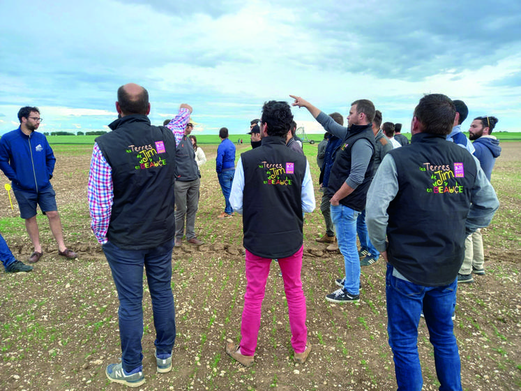 Mardi 24 mai, membres du comité d'organisation et bénévoles ont arpenté pendant près d’une heure le site de 55 hectares qui accueillera l’événement.