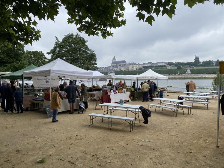 Dimanche 5 juin, à Blois. Le marché de printemps Bienvenue à la ferme a permis aux visiteurs de faire le plein de produits locaux et de convivialité.