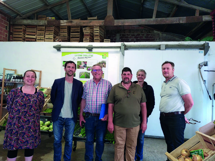 Chailly-en-Bière, vendredi 3 juin. Arnaud Saint-Martin, candidat Nupes de la 1re circonscription, s'est rendu à la Ferme Chaillotine.