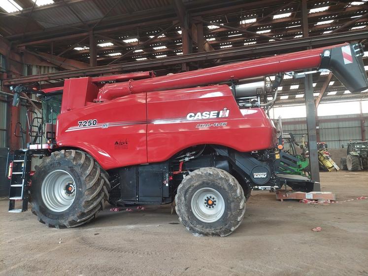 La 7250 de 500 ch appartient à la nouvelle génération des moissonneuses Axial Flow de Case IH. Elle répond aux exigences de qualité à grande vitesse.