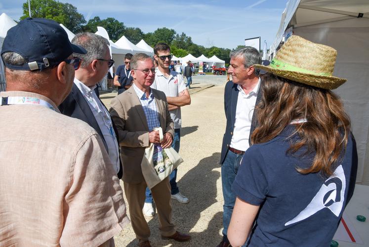 Les élus du territoire, Luc Lamirault, Philippe Vigier ou Christelle Minard, sont venus faire un tour à Miermaigne.