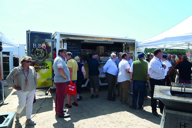 L'inauguration du premier food-truck cuisinant avec de la viande de vénerie a ­rassemblé de nombreux curieux et amateurs.