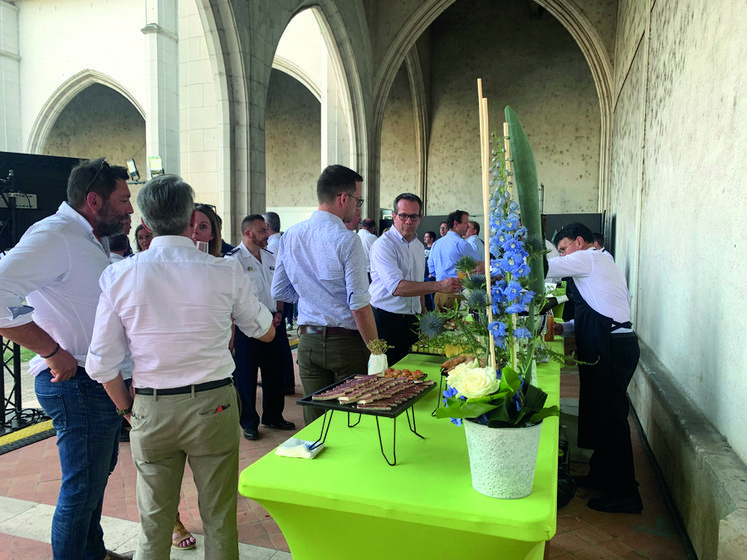 La soirée de lancement a été clôturée par un cocktail offert par la Région Centre-Val de Loire.