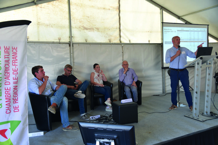 Trois tables rondes étaient organisées, dont une sur le marché des grandes cultures biologiques, en présence de Mathieu Coupey (agriculteur bio à la Ferme d'Égreville), Gille Renart (coopérative Centre bio), Aude Bantas (Fraulis) et Luc Peinturier (Moulins Bourgeois).