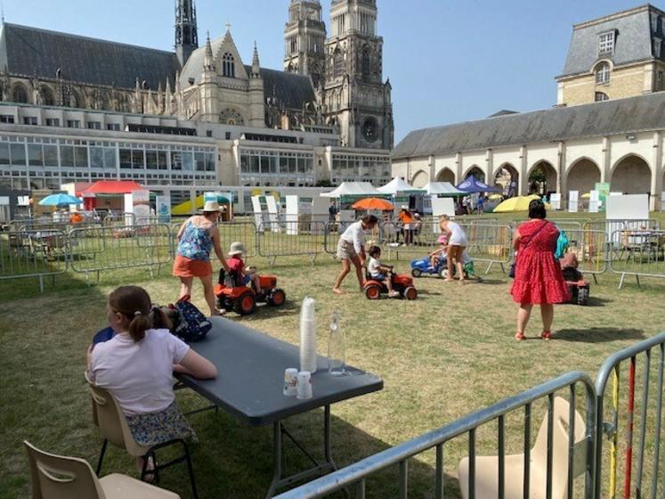 Les course de tracteurs pour les plus jeunes.