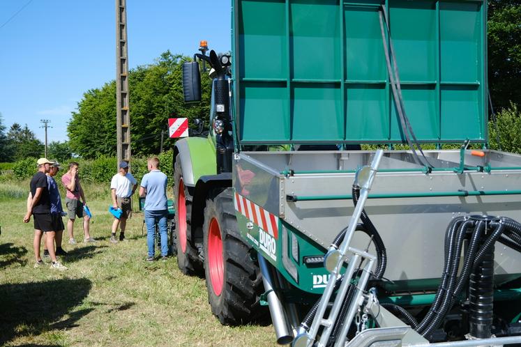 La nouvelle trémie frontale de Duro-France est désormais disponible à l'achat.