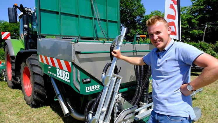 Thomas Renée, responsable marketing chez Duro France, au côté de l'Eole 2300.