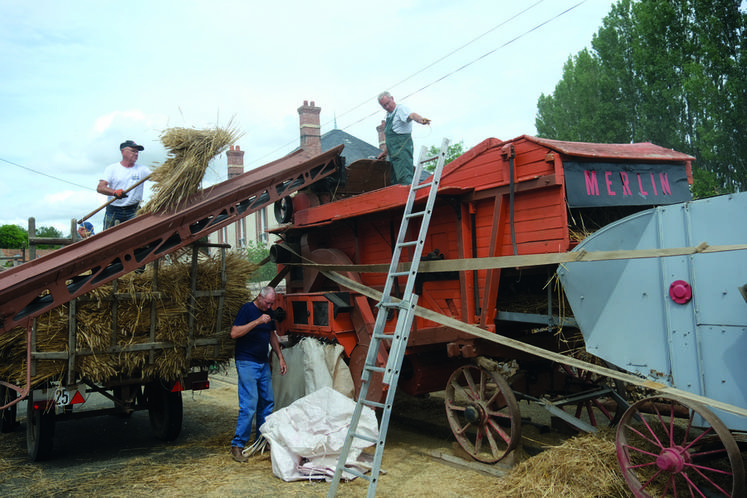 Une rue de Courville a été dédiée à l'agriculture d'autrefois proposant des photos des comices qui s'y sont succédé depuis plus de 150 ans et des démonstrations de battage à l'ancienne.