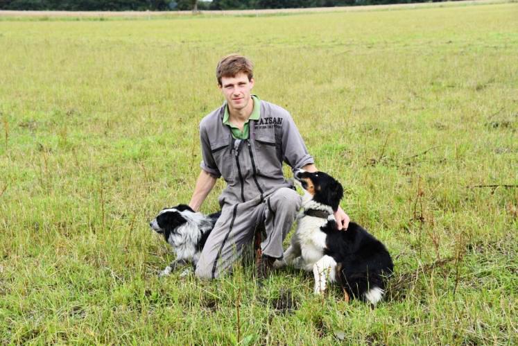 Louis-Xavier de Laage de Meux, éleveur à Pierrette-sur-Sauldre, subit les dégâts de sangliers dans ses parcelles. 