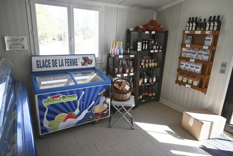 Il est possible d'acheter les glaces de la Ferme de la Pierre cochée directement à l'exploitation ou sur différents marchés.