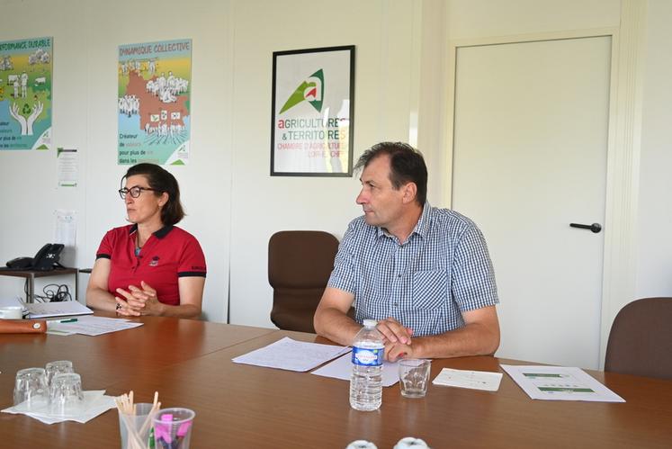 Alice Tissier, directrice de la chambre d'Agriculture de Loir-et-Cher et Arnaud Bessé, président, font un état des lieux de l'agriculture du département.
