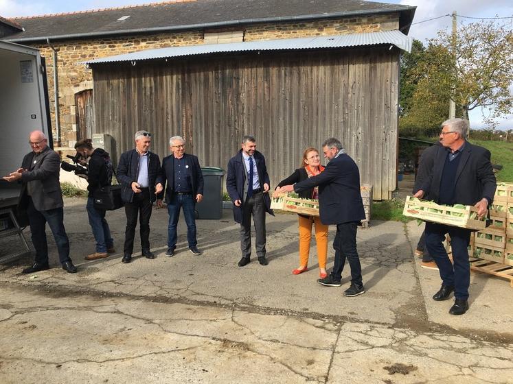 Les agriculteurs membres fondateurs de Solaal seront une fois de plus au ­rendez-vous de la générosité. Rejoignez-les sur la chaîne du don lors de Terres de Jim en Beauce	!