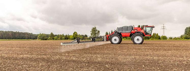 Certains pulvérisateurs automoteurs commandés aujourd’hui ne seront disponibles qu’en 2024. 